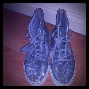 Outdoor shoes worn once